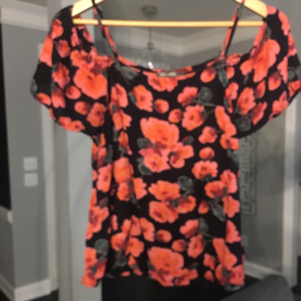 Billabong off shoulder top